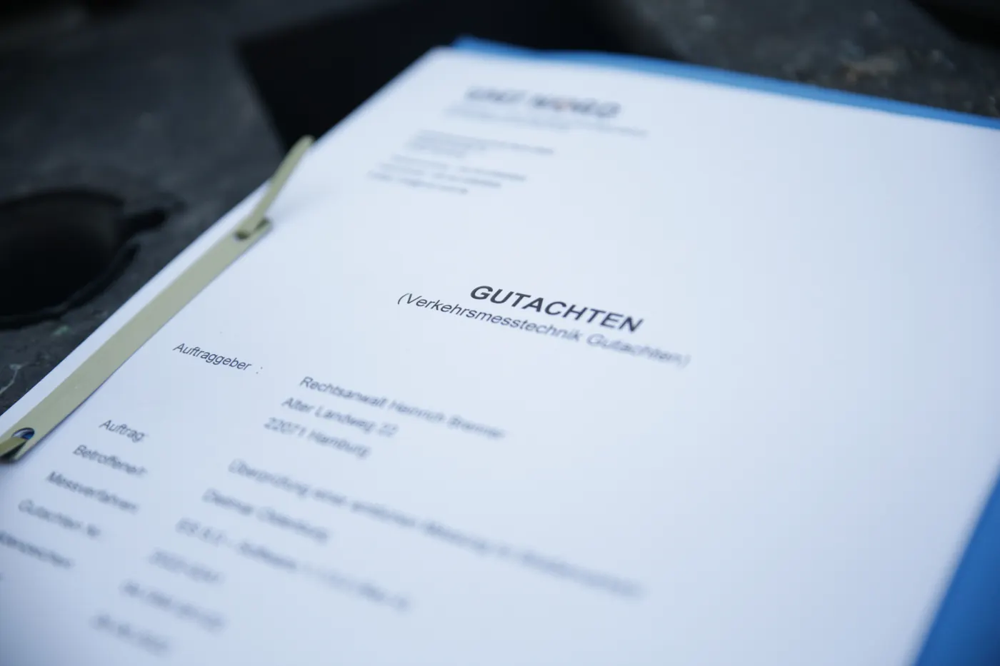 Deckblatt und Übersichtsblatt eines Messgutachtens