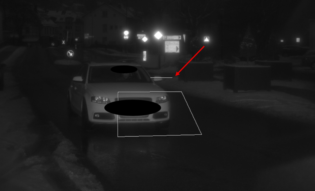 PoliScan FM1, Aufstellhöhe und Höhenniveau, Auswerterahmen erfasst Fahrzeugfront, Höhenversatz zwischen Messgerät und Fahrbahn am Referenzobjekt markiert