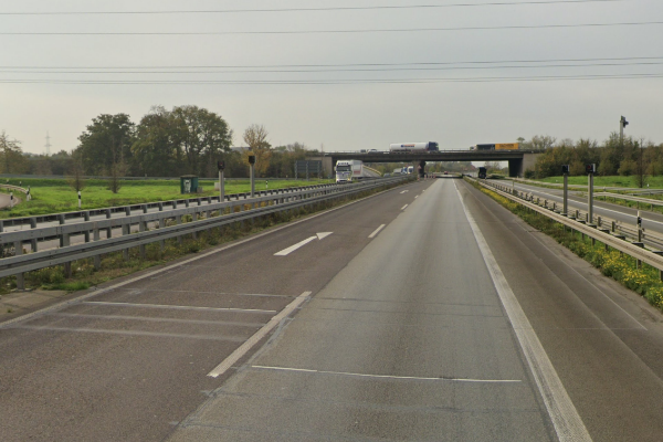 TraffiStar S330 - Messstelle mit je zwei Messsystemen